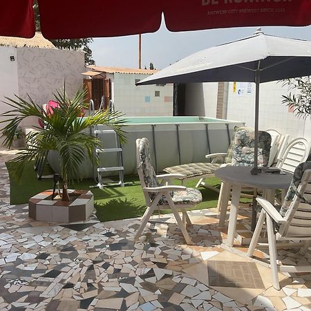The Compound Bed & Breakfast Bijilo Luaran gambar