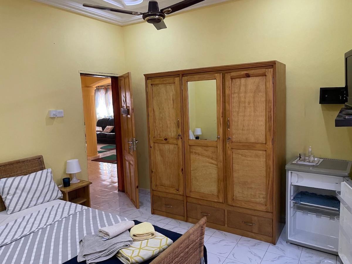 The Compound Bed & Breakfast Bijilo Luaran gambar