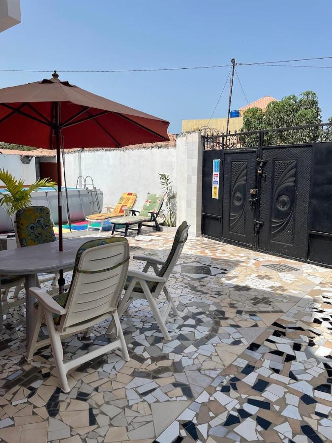 The Compound Bed & Breakfast Bijilo Luaran gambar