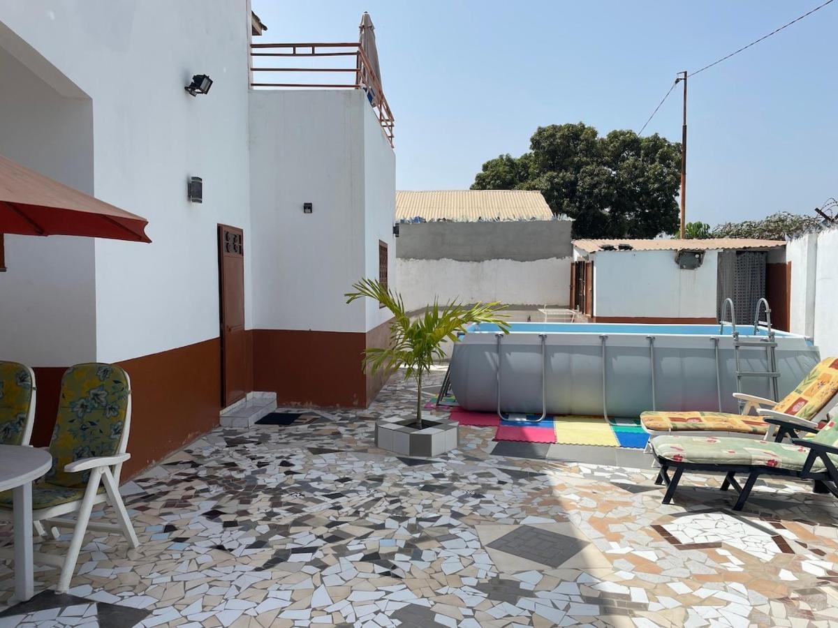 The Compound Bed & Breakfast Bijilo Luaran gambar