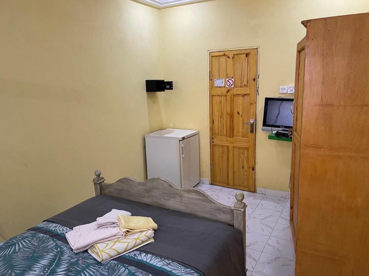 The Compound Bed & Breakfast Bijilo Luaran gambar
