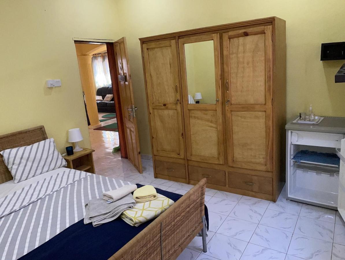The Compound Bed & Breakfast Bijilo Luaran gambar