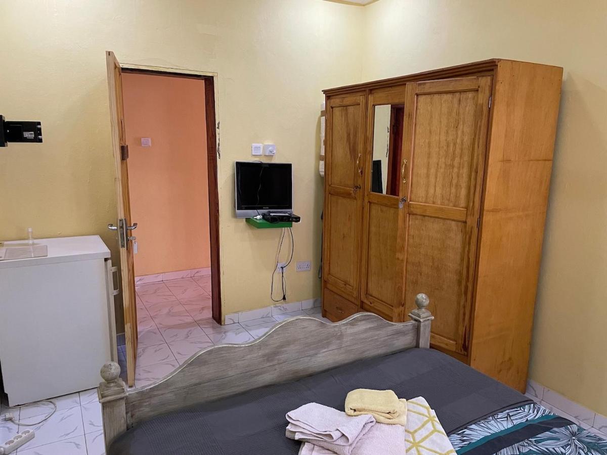 The Compound Bed & Breakfast Bijilo Luaran gambar