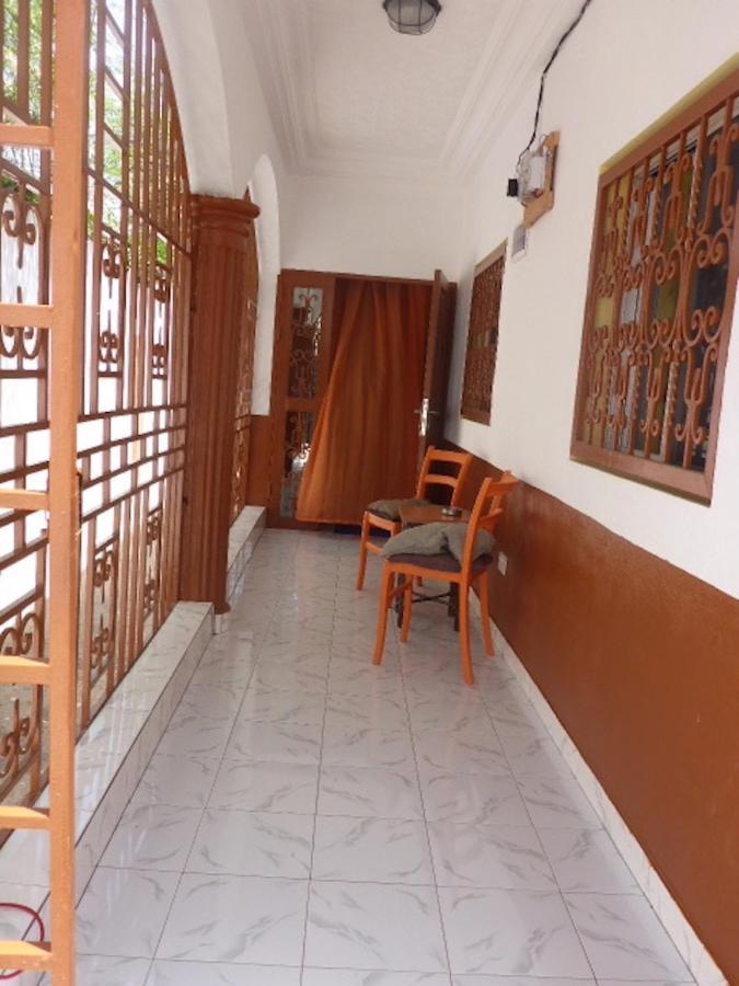 The Compound Bed & Breakfast Bijilo Luaran gambar